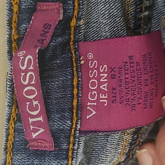 Vigoss 6X girl jeans with star embellishments on back packets - Picture 2 of 10
